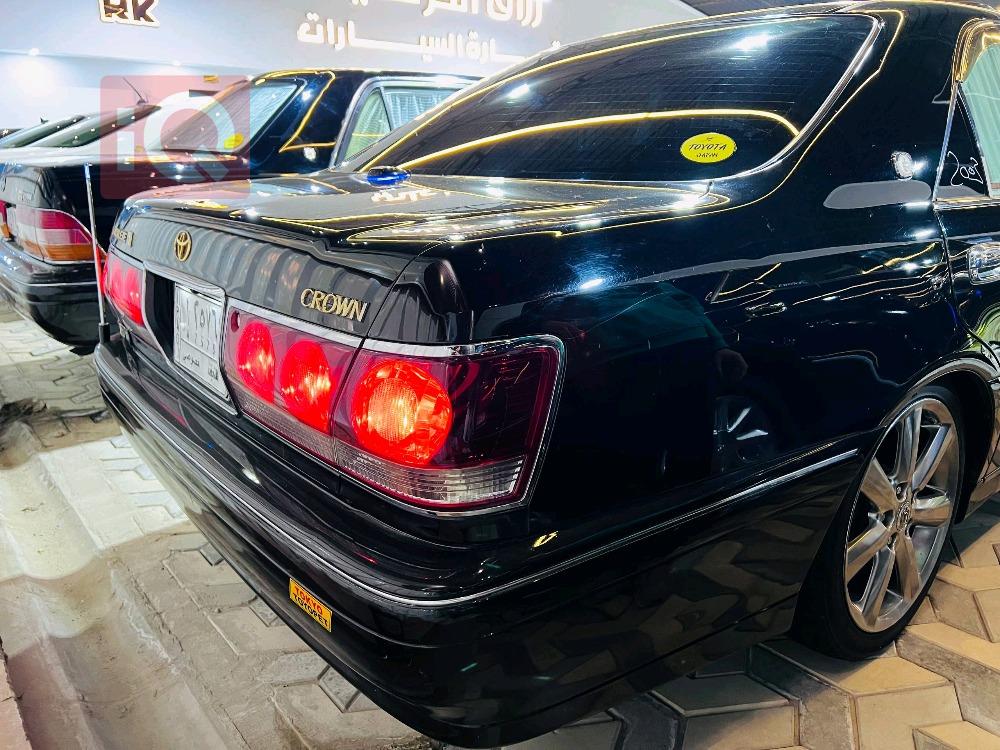 تۆیۆتا کراون